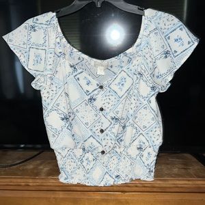 White and blue cropped blouse